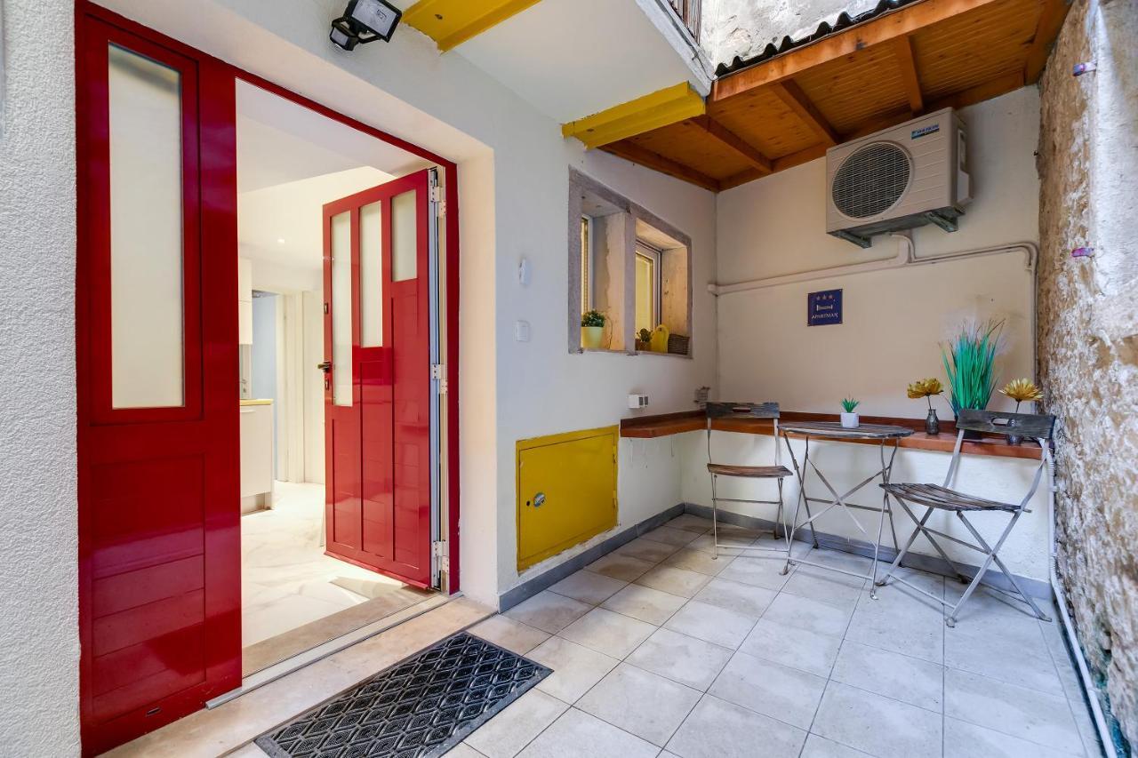 Apartment In The Heart Of Carera Street Rovinj Bagian luar foto